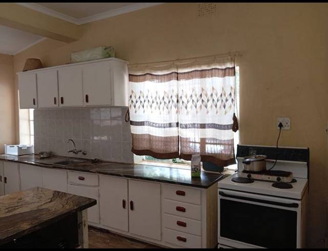 6 BEDROOM HOUSE FOR SALE IN ORANGE GROVE